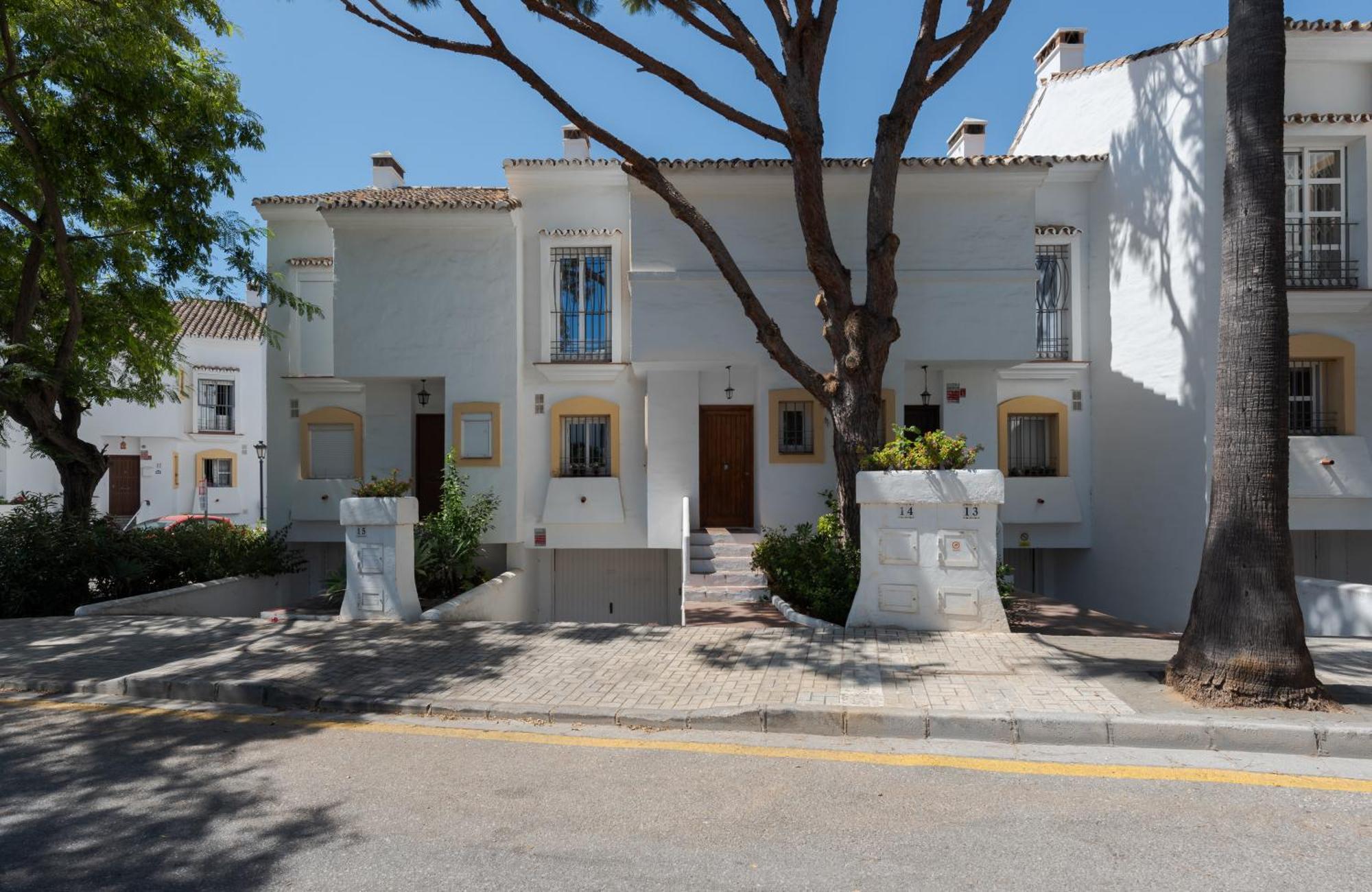 Wintowinrentals Townhouse, Pool & Beach Marbella Buitenkant foto